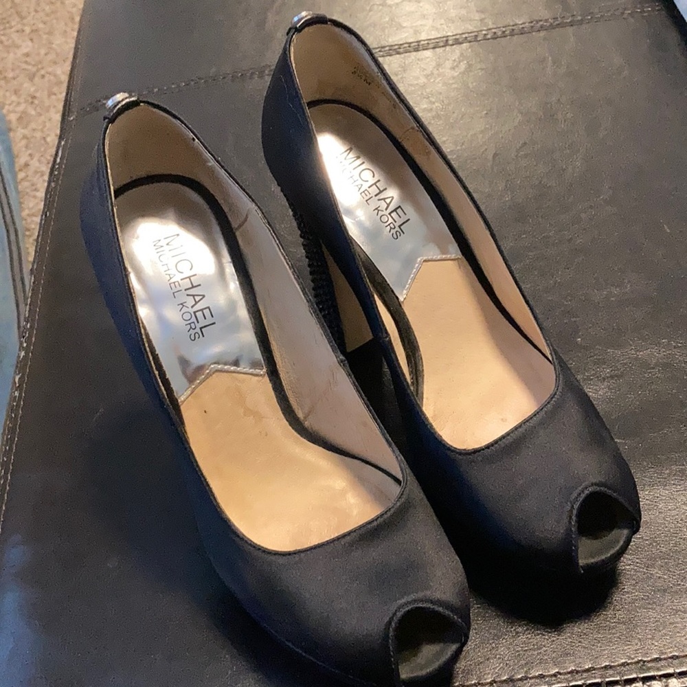 Shoes - Picture 2 of 3